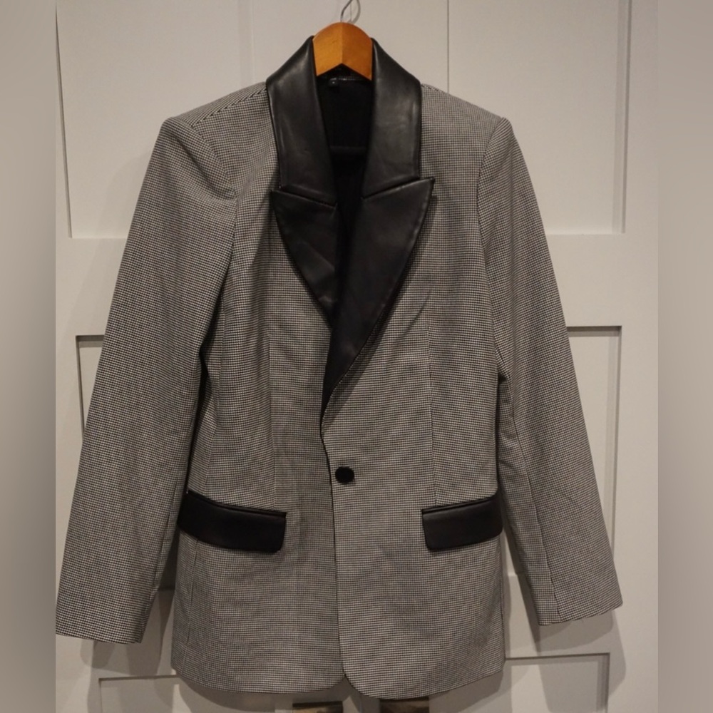 NWOT Express checked blazer size medium